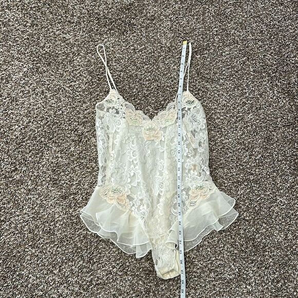 Victoria’s Secret Gold Label Sexy White Wedding Lace Teddy Beads Nightie NWT - Picture 13 of 15